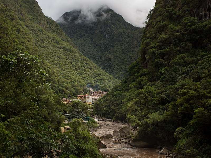 Bus Hidroeléctrica a Ollantaytambo por la Ruta Amazónica